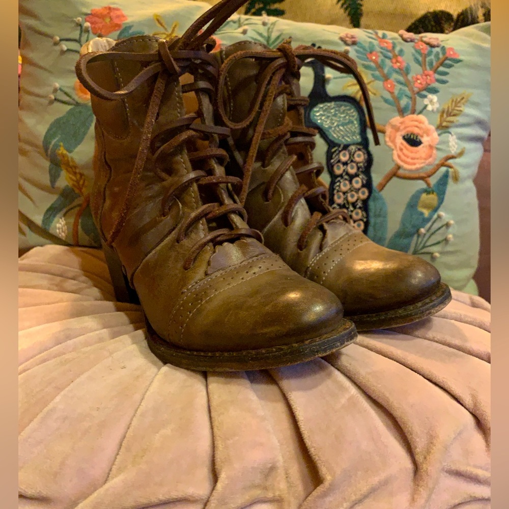 GUC FREEBIRD BY STEVEN CAGE BOOTS!